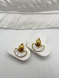 Alt kısmı sallantılı Sedefli çelik küpe