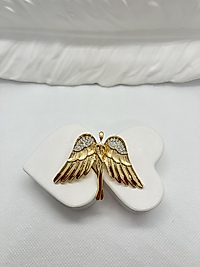 Büyük kanatlı melek figürlü taşlı broş