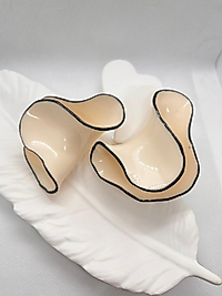 Dalga Şekilli Beyaz Akrilik Küpe