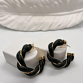 Vip koyu yeşil deri detaylı burgu model halka küpe