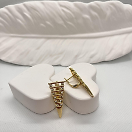 Vip antiallerjik 14 k altın rengi taşlı tasarım küpe