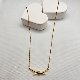 Kılıca dolanan taşlı yılan çelik kolye