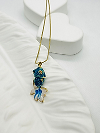 Mavi Balık Charmlı Altın Renk Çelik Kolye (40-45cm)