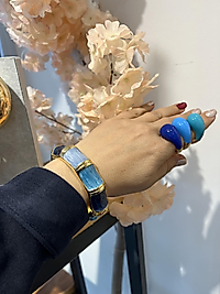 Mavi tonları mineli kelepçe