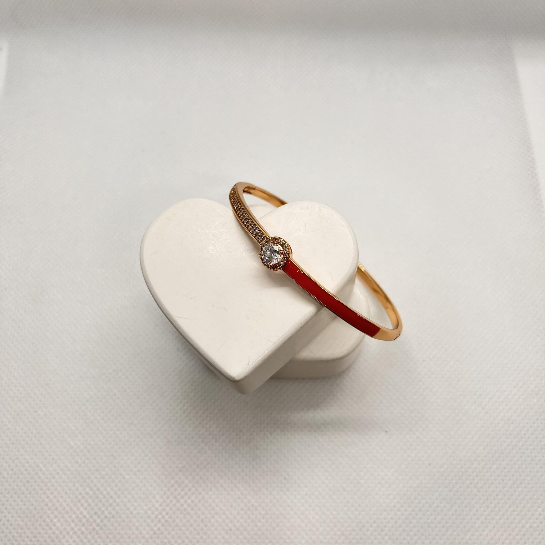 özel seri taşlı kelepçe