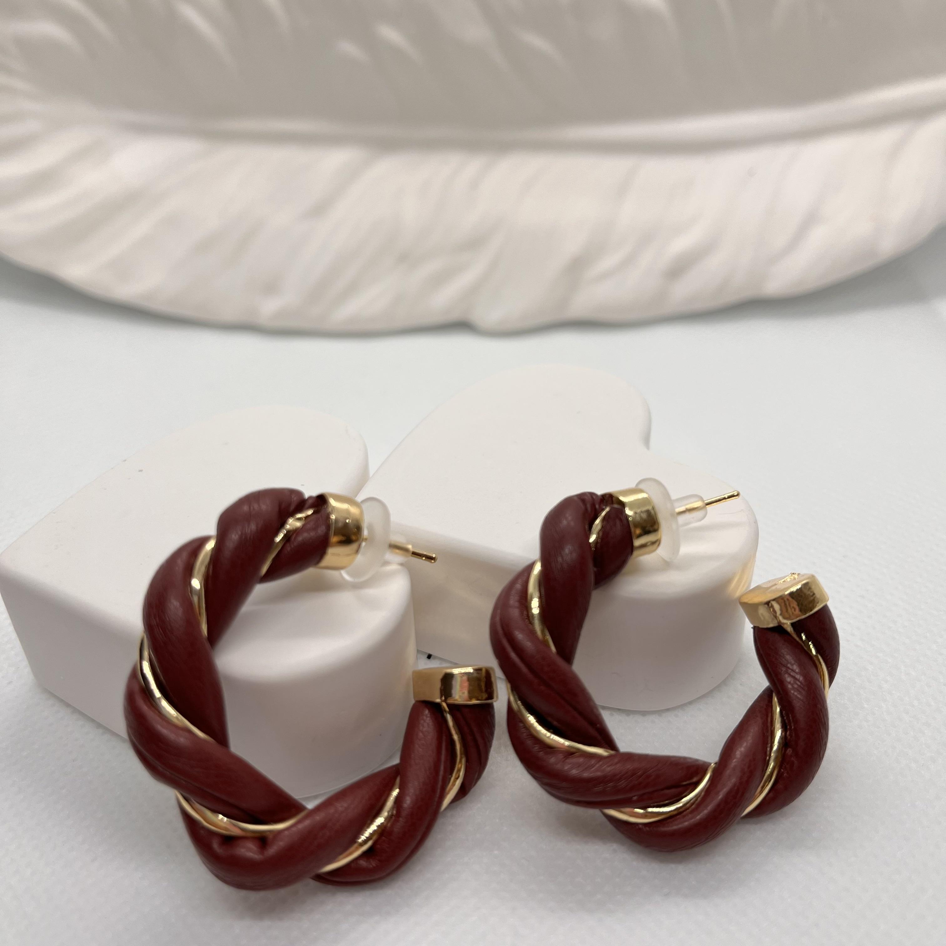 Vip bordo renk deri burgu halka küpe