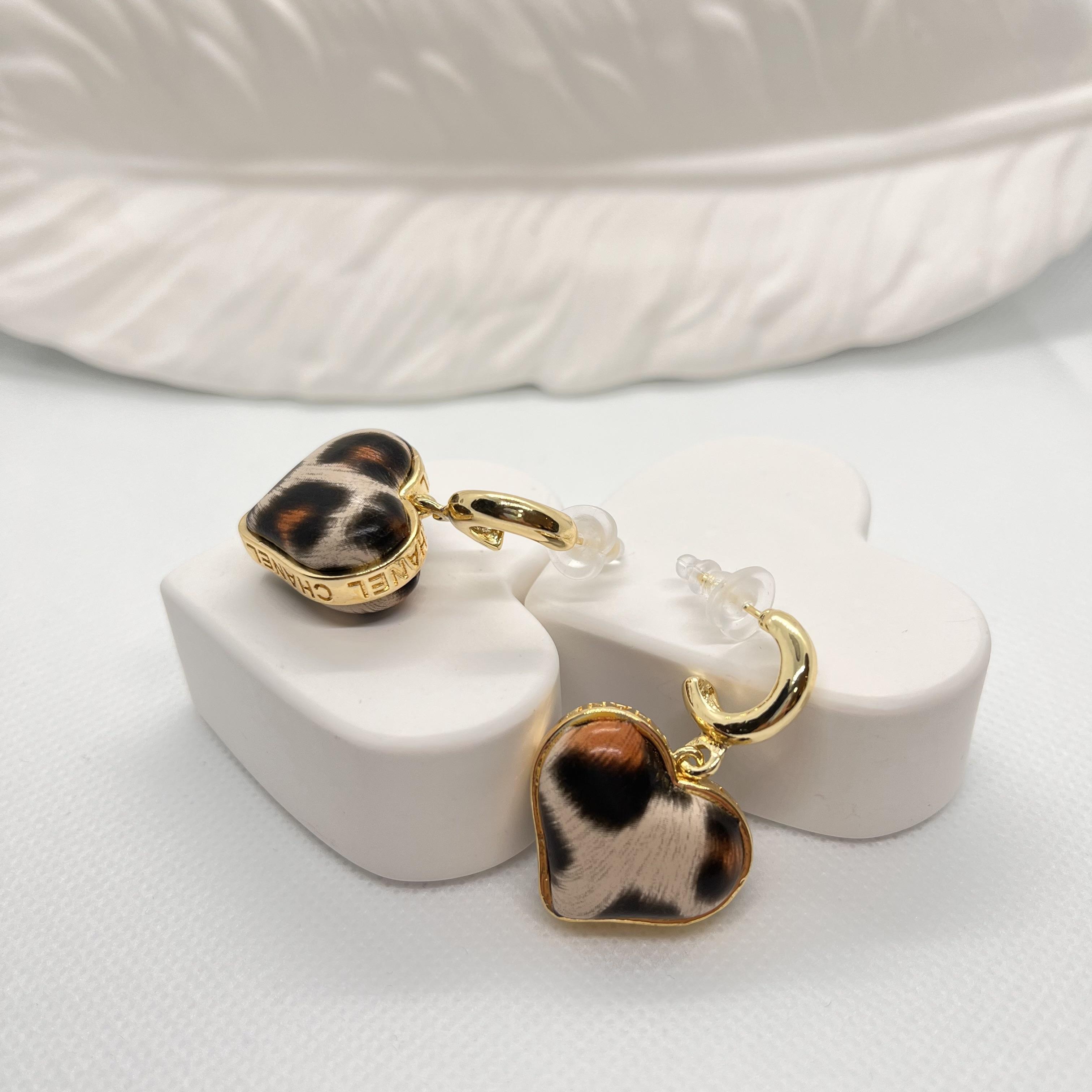 Vip Kalp model sallantılı leopar küpe