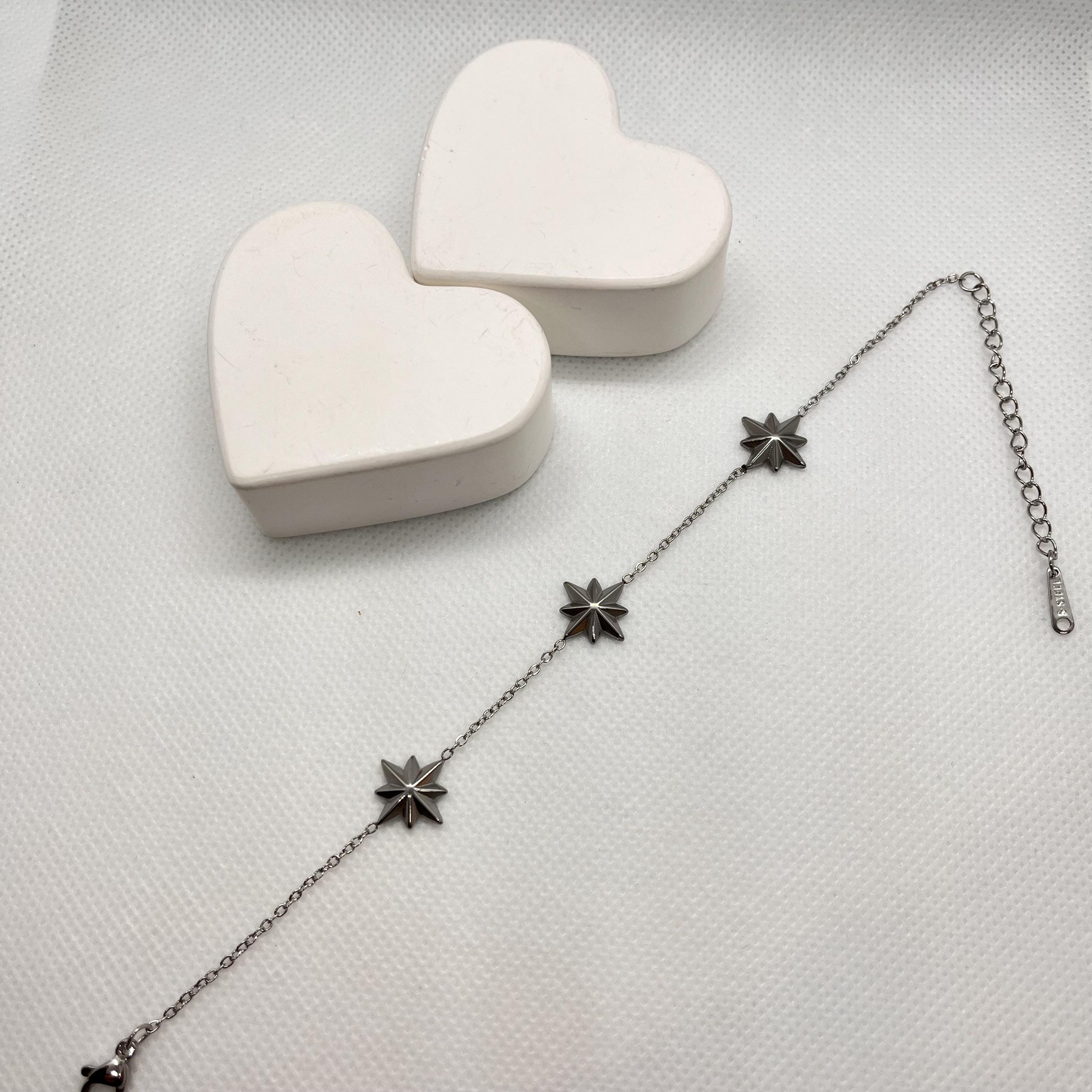 Kutup yıldızı şekili zarif bileklik