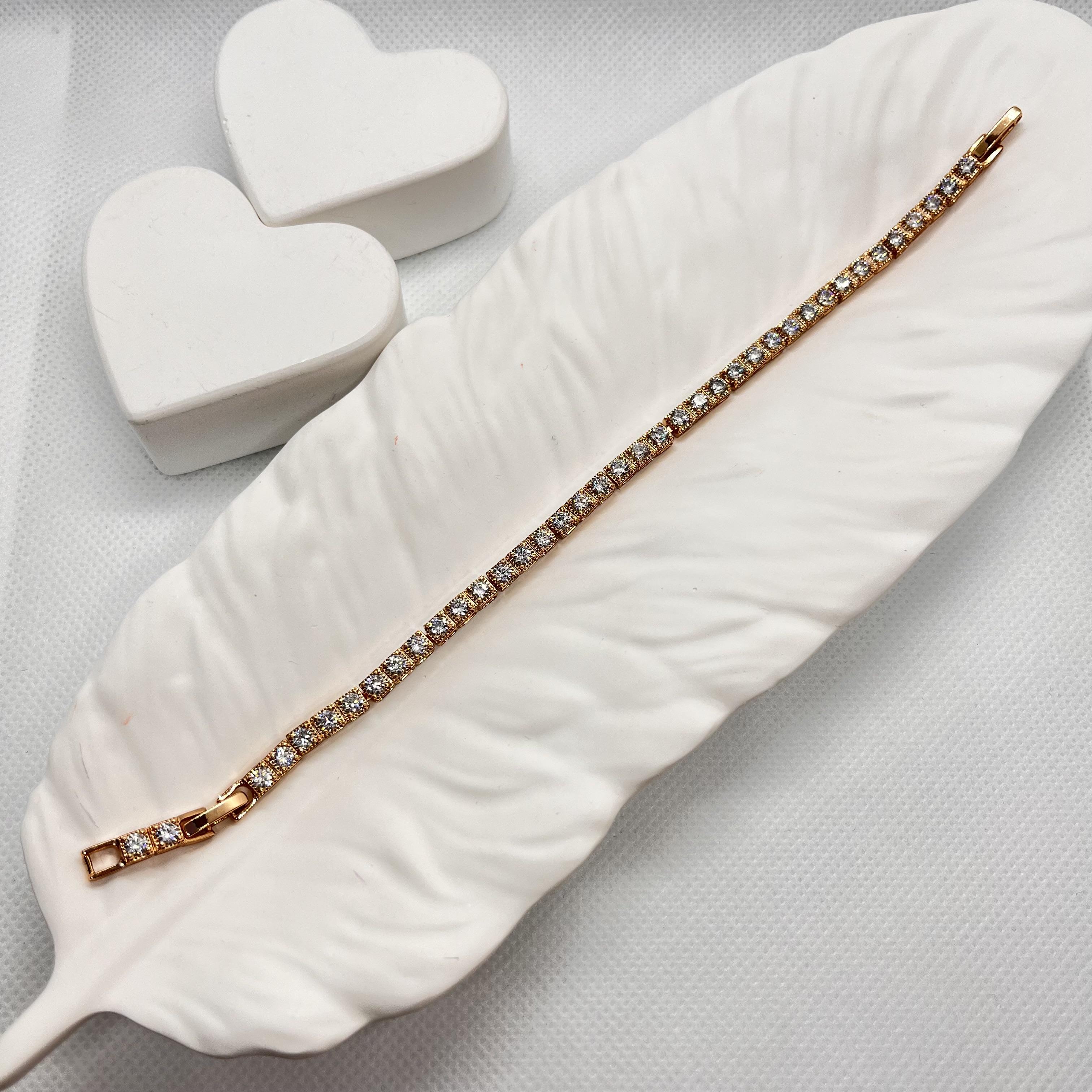 Özel seri taşların kenarı işlemeli su yolu bileklik