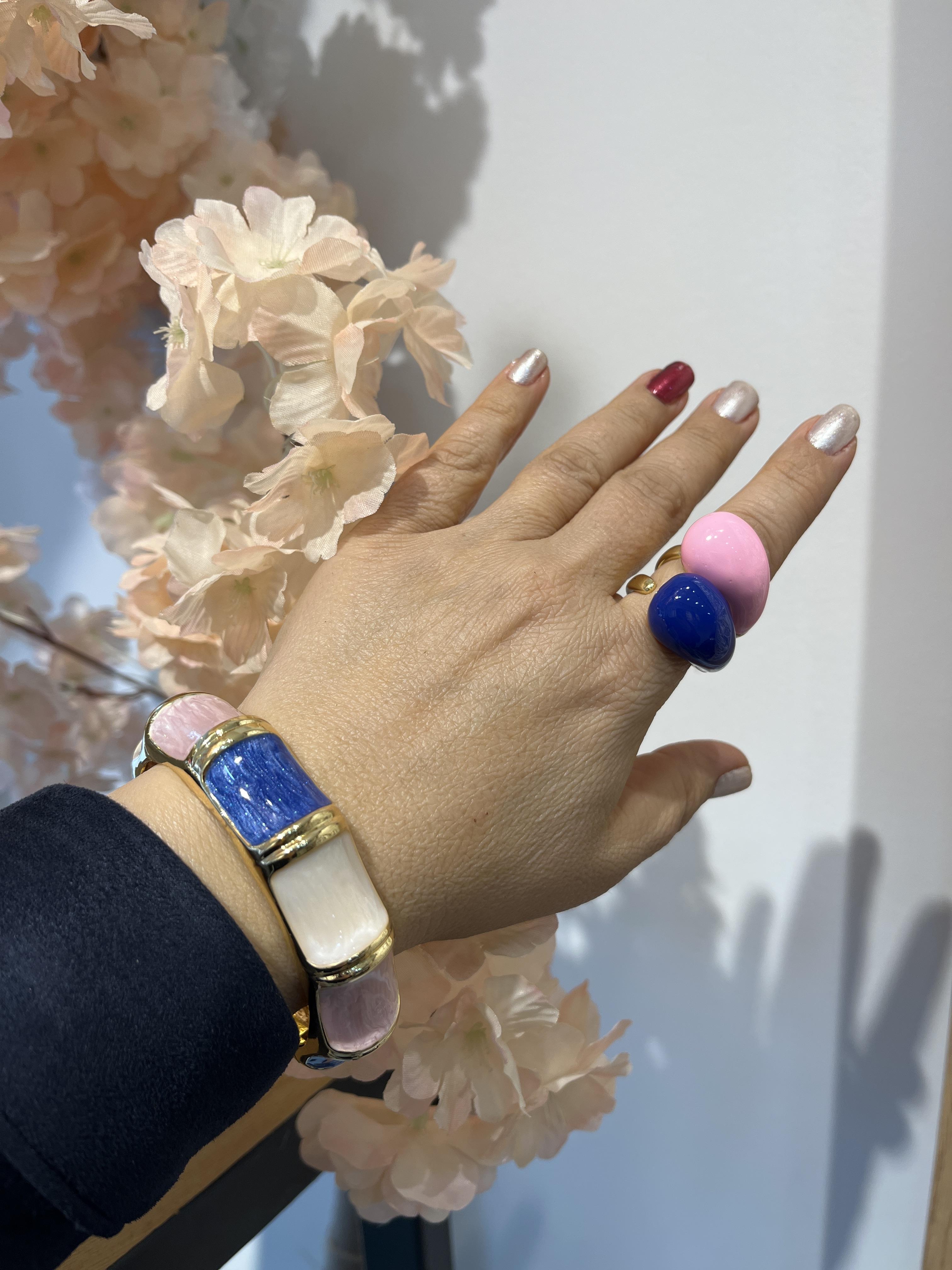 Renkli mineli kelepçe