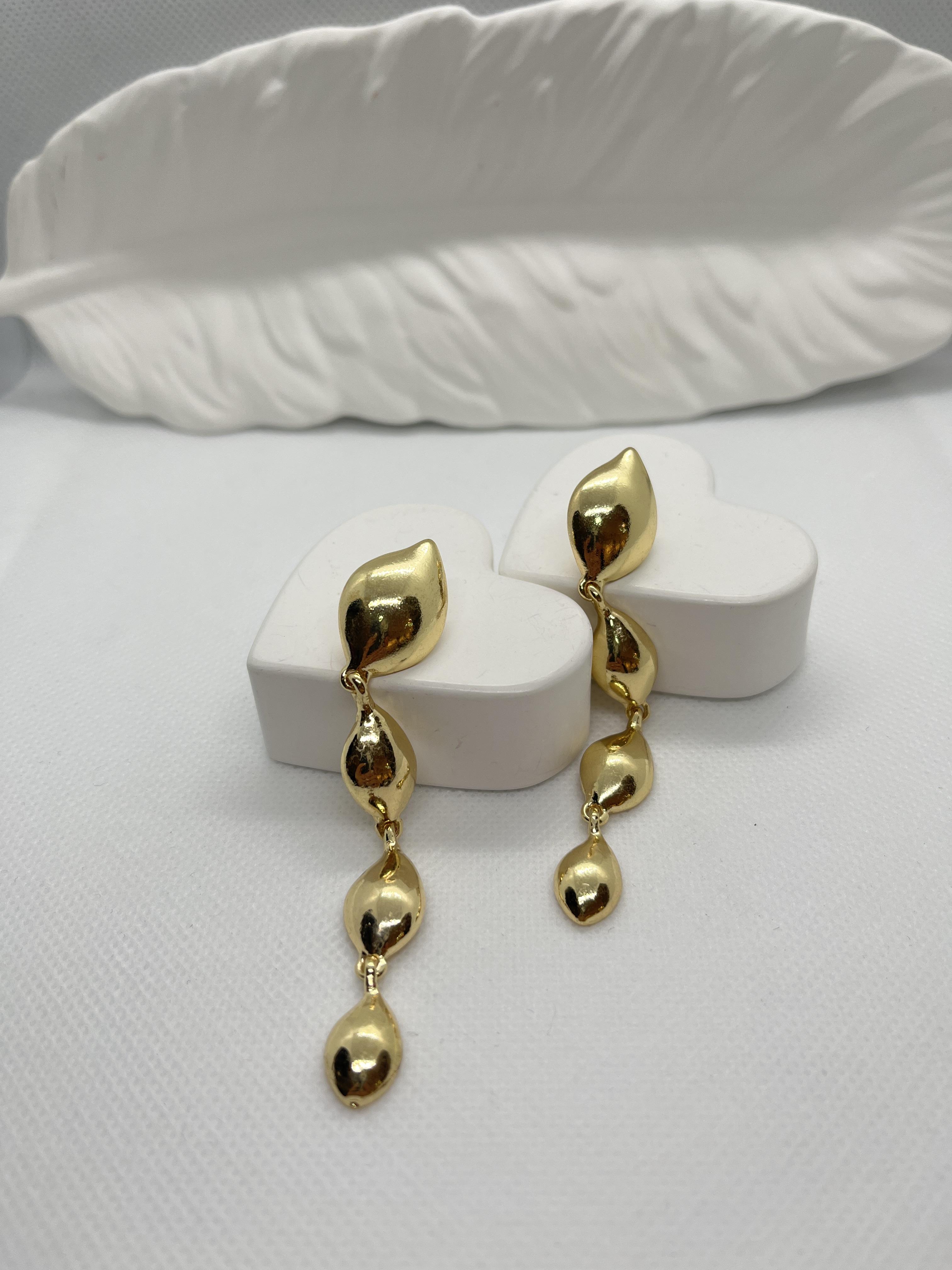 Özel seri Damla model sallantılı küpe