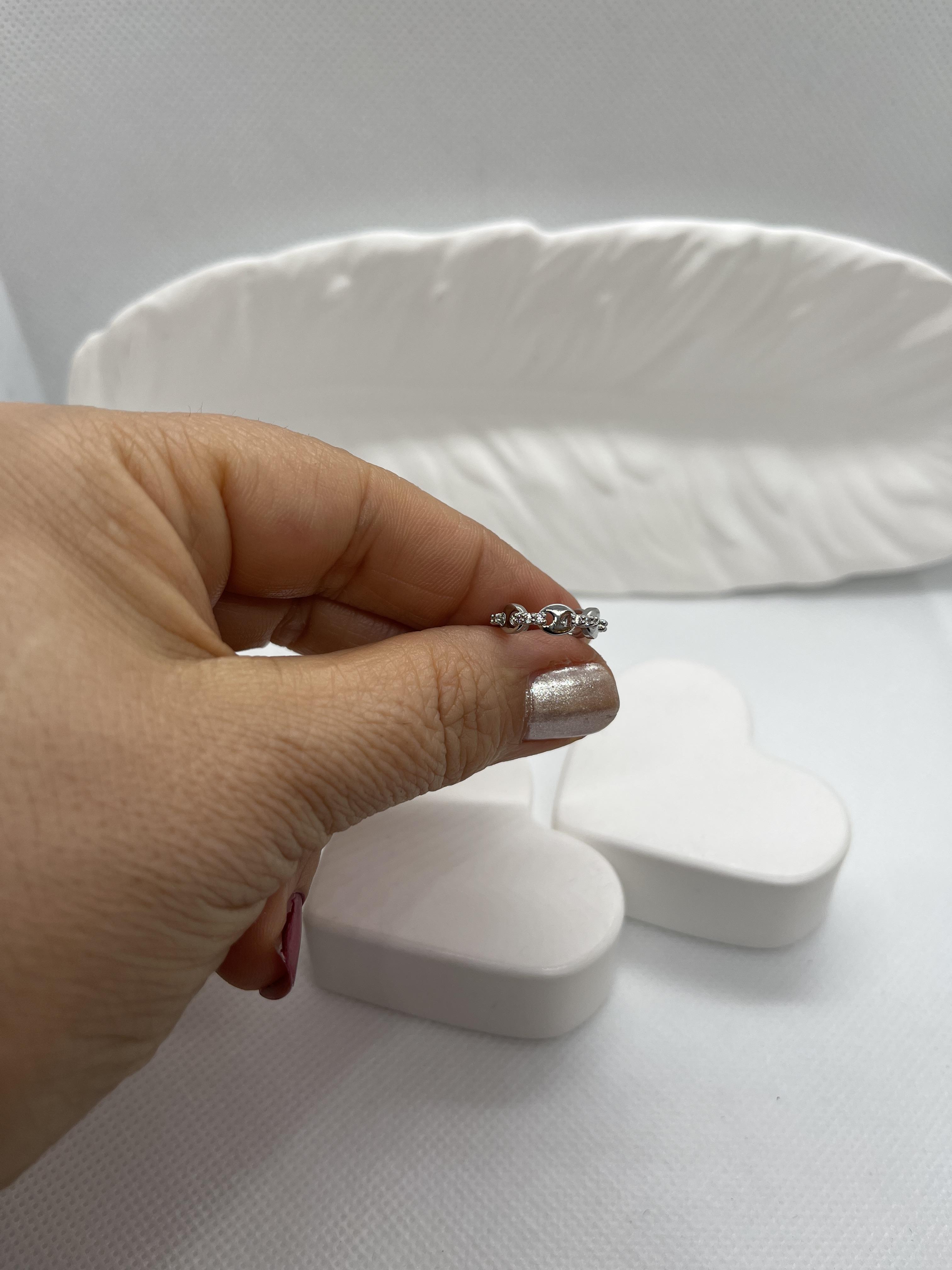 Zarif taşlı earcuff