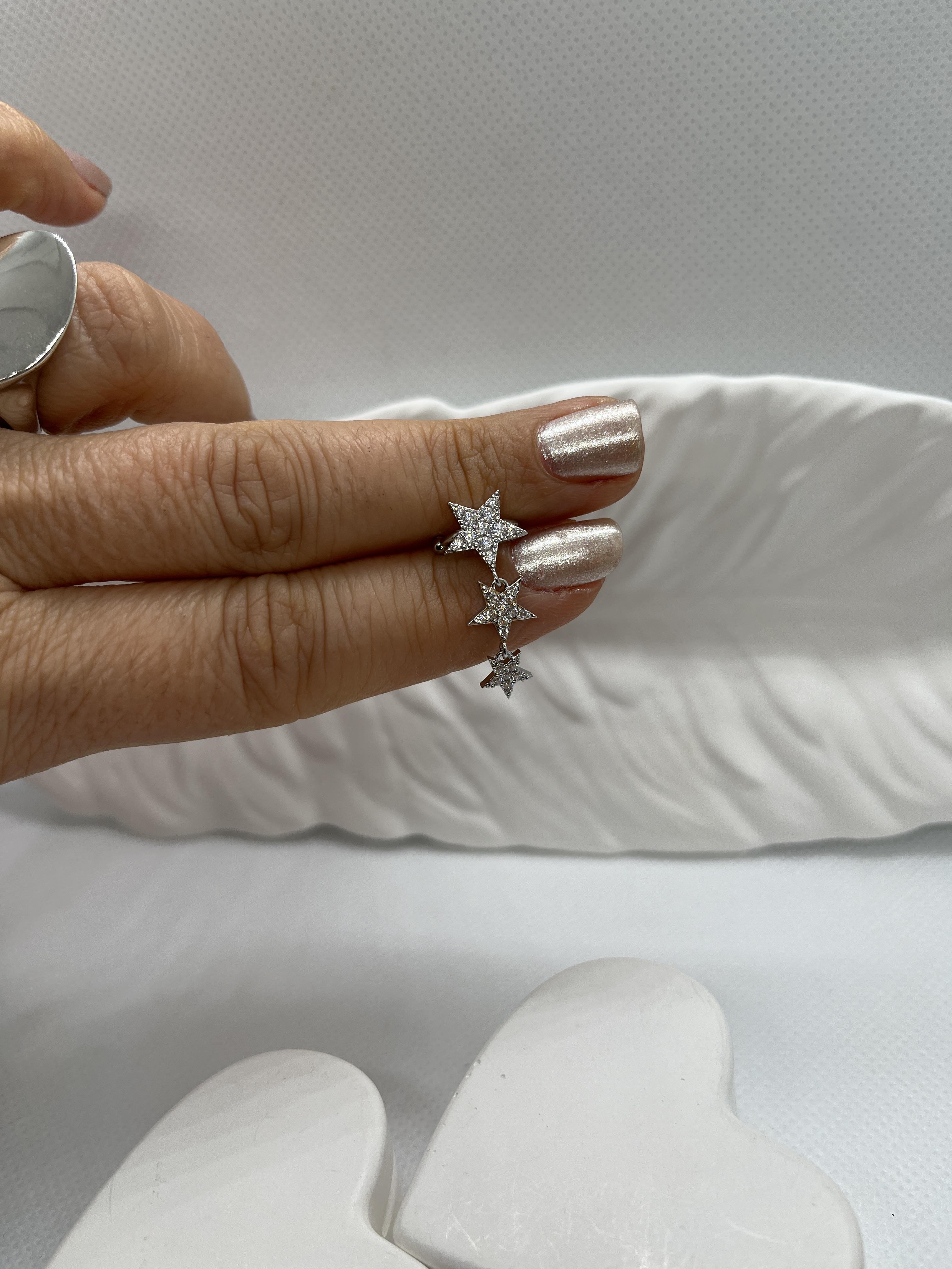 Sallantılı taşlı 3yıldızlı earcuff