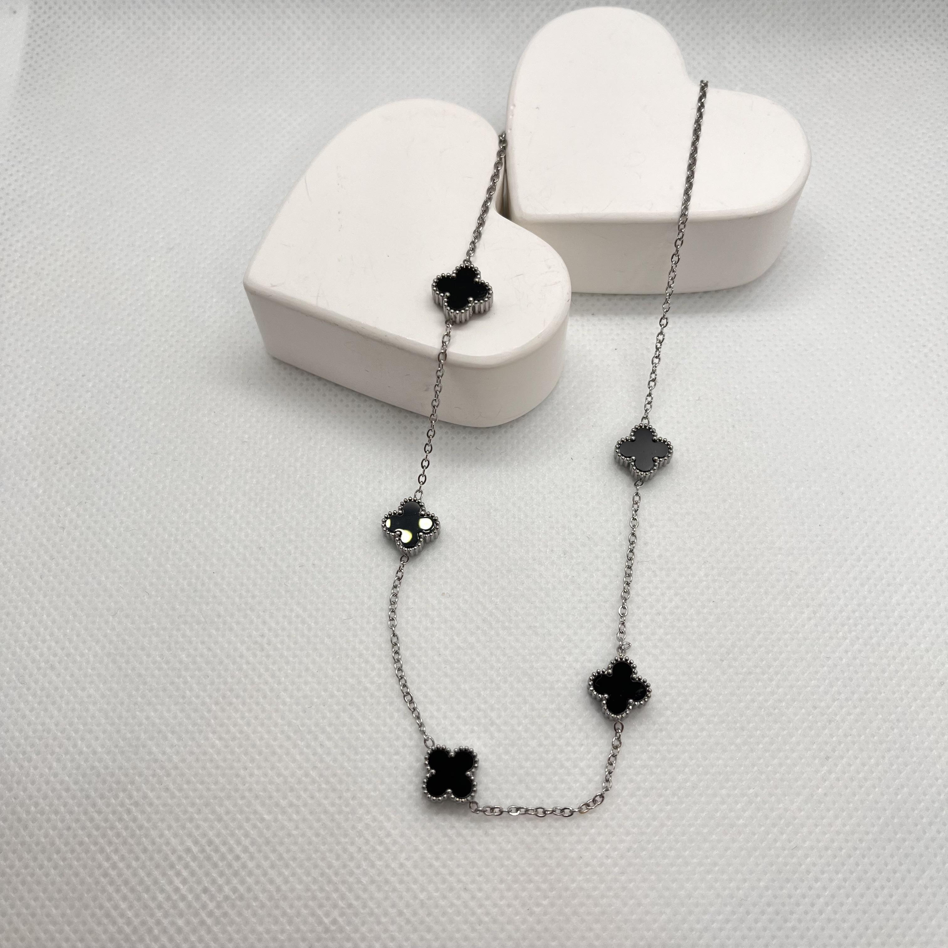 Minimal 5 yoncalı çelik kolye