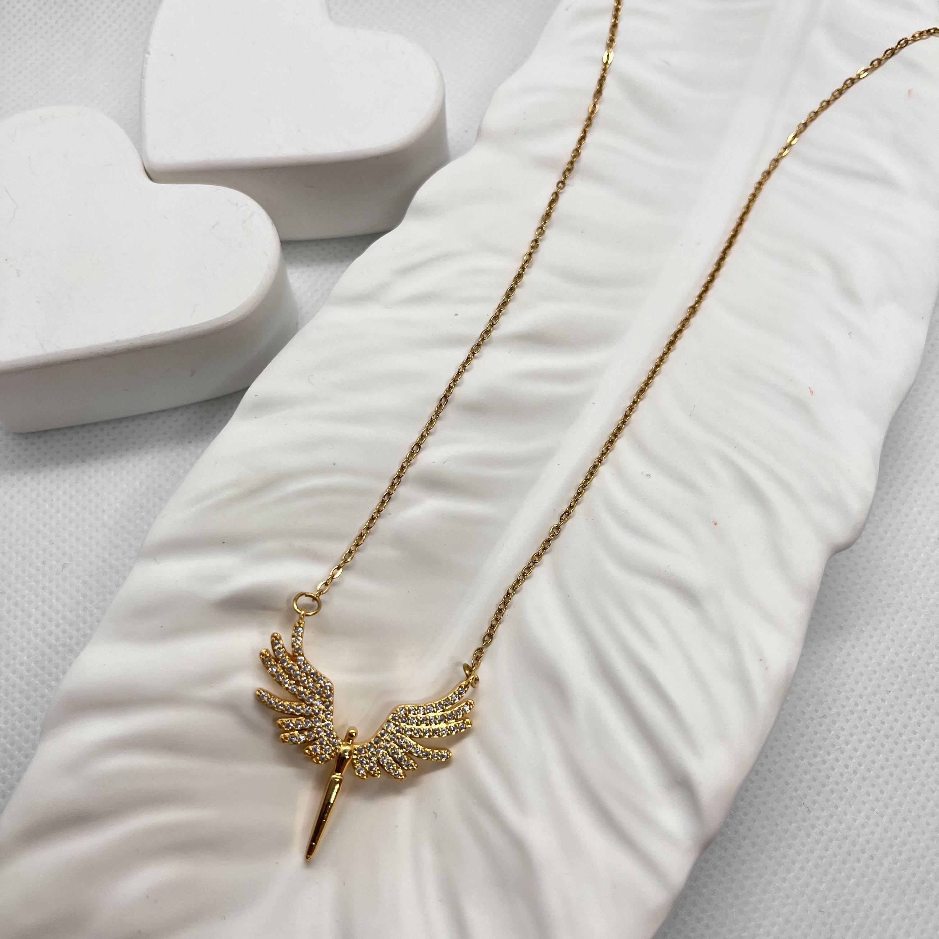 Büyük kanatlı taşlı melek çelik kolye