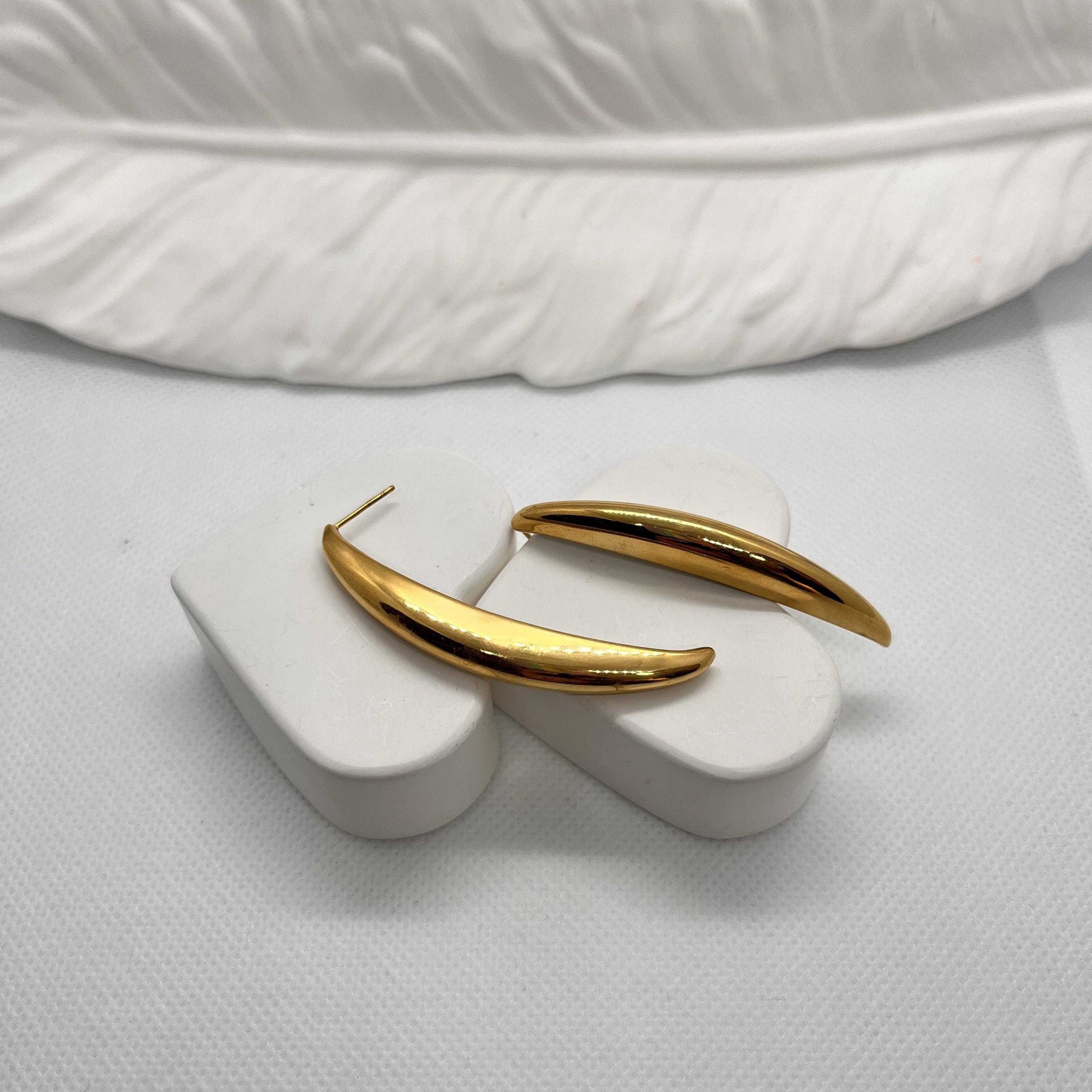 Tasarım çelik küpe