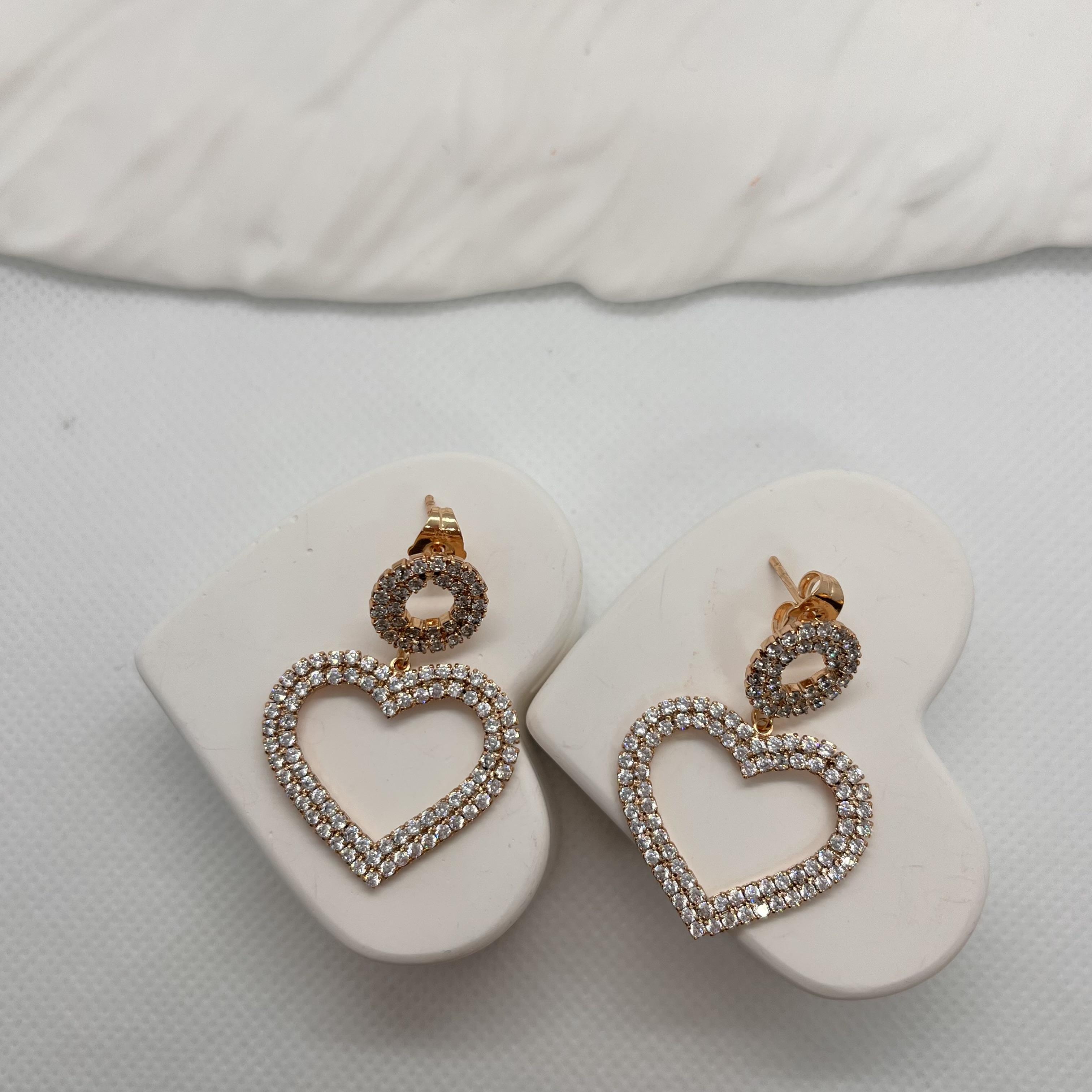 Vip antiallerjik zirkon taşlı kalp küpe