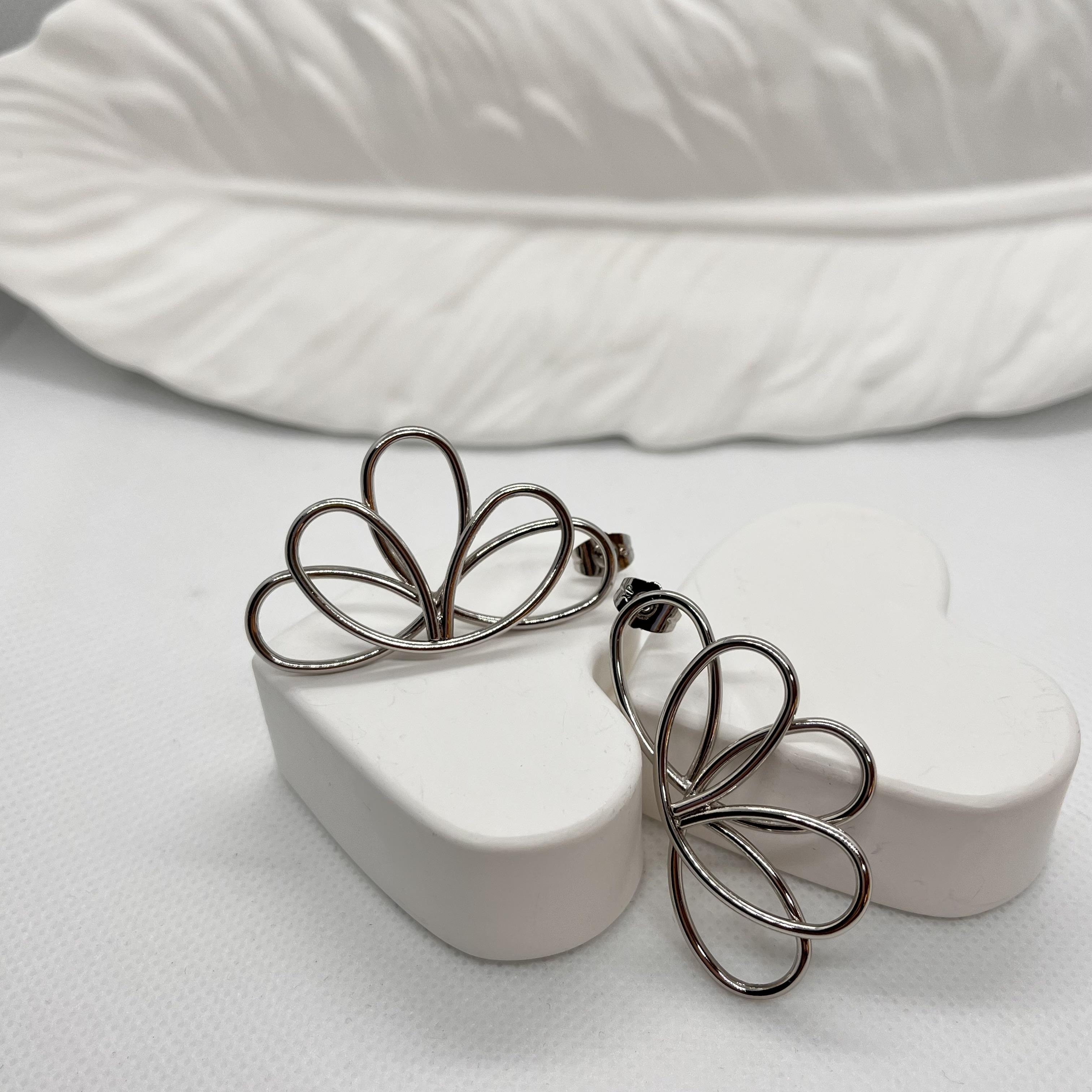 Vip antiallerjik yarım çiçek tel küpe