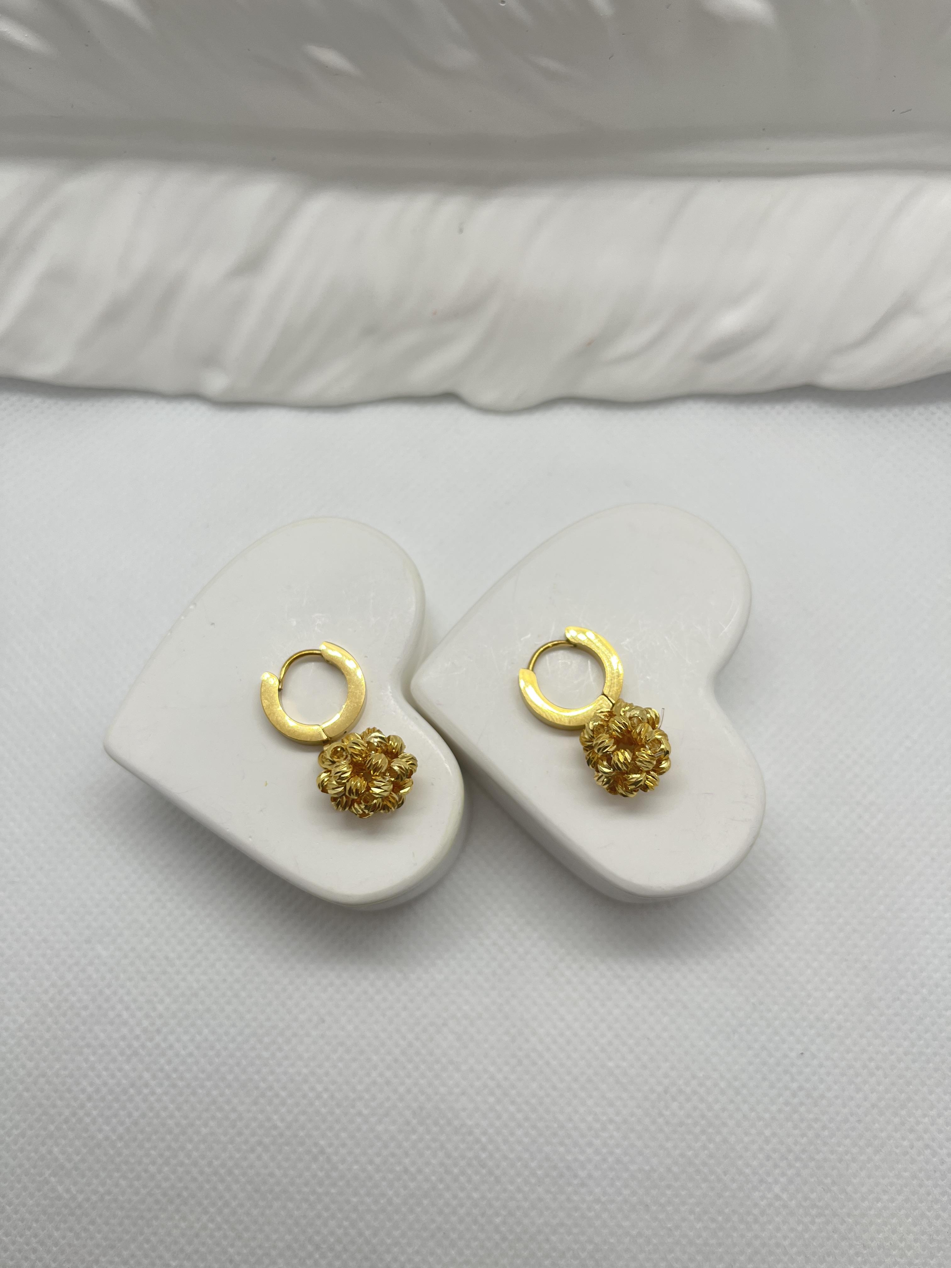 Çelik Dorika Topçuklu küpe