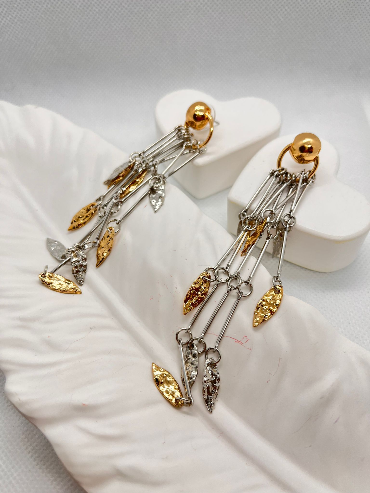 Yaprak Deyaylı Sallantılı Vip Küpe