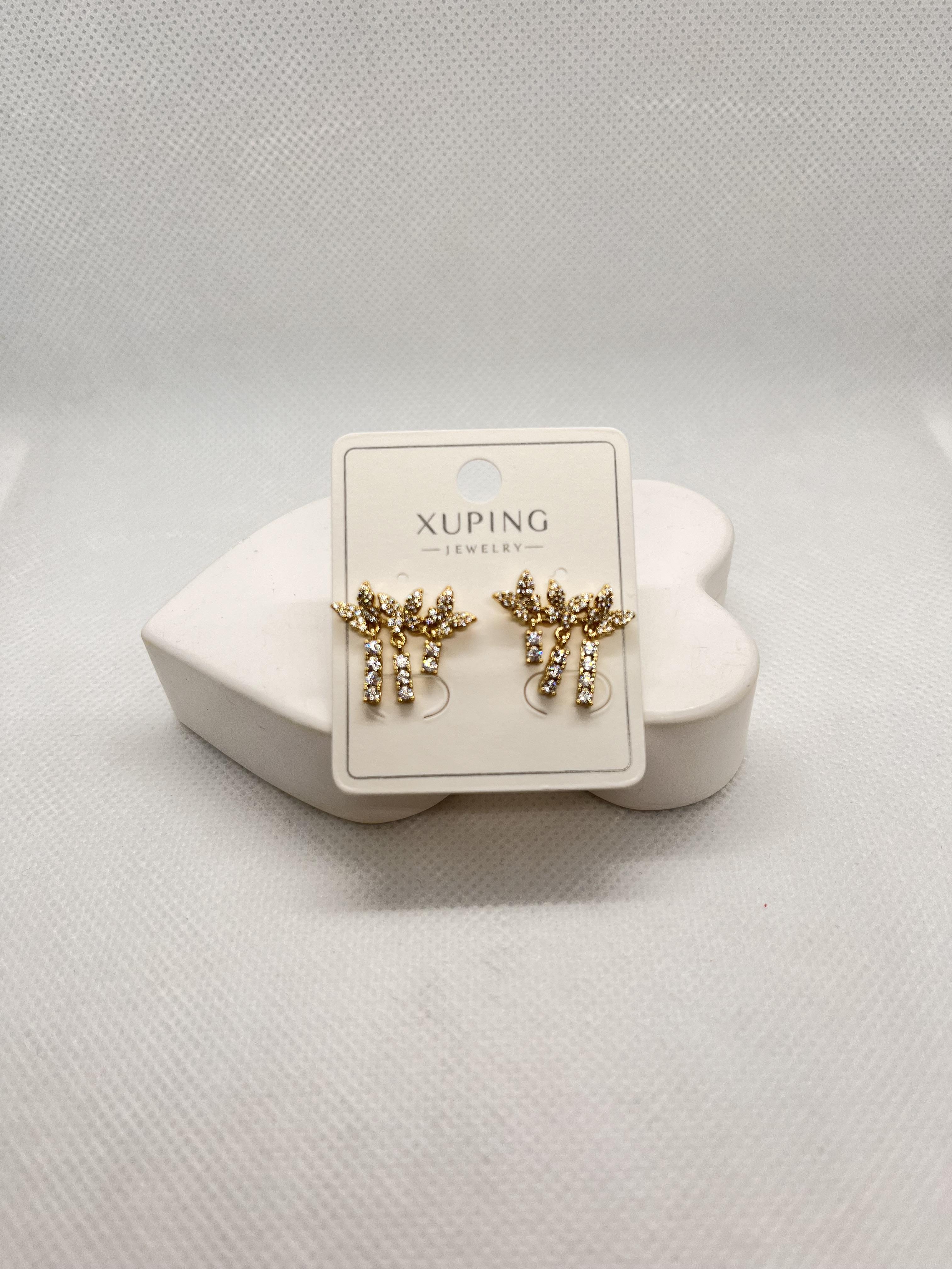 Minimal taşlı sallantılı kelebekli küpe